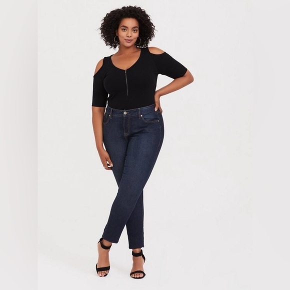 Torrid Foxy V-Neck Zip-Front Cold Shoulder Top Black Women Size 4X - Picture 1 of 9